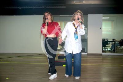 Las Angélicas ensayando