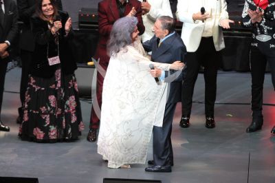 Don Marco Antonio Muñiz es homenajeado