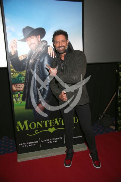 Gabriel Soto es primero