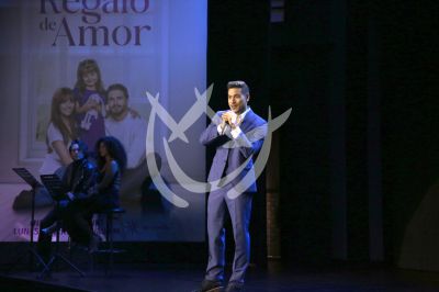 Carlos Rivera en Regalo de Amor