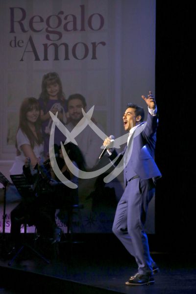 Carlos Rivera y más en Regalo de Amor
