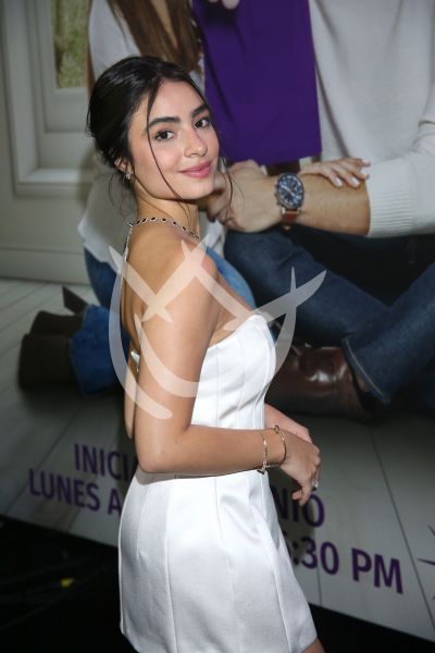 Valentina Buzzurro en Regalo de Amor