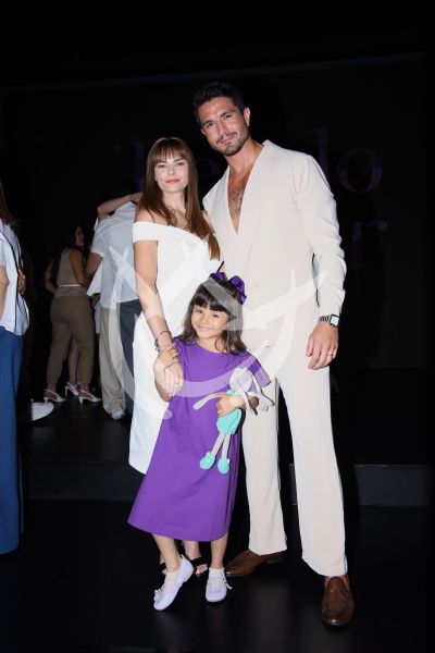 Alejandra Robles Gil y Chris Pascal en Regalo de Amor