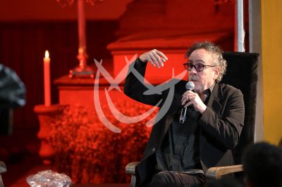Tim Burton entra al Laberinto