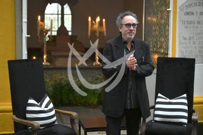 Tim Burton entra al Laberinto
