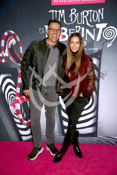 Claudia Álvarez y Billy Rovzar entran al Laberinto