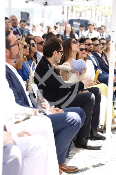 Demián Bichir con novia y baby!