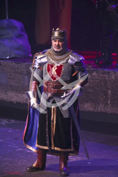 Mauricio Islas es El Rey Arturo