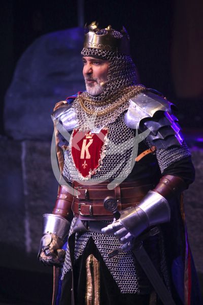 Mauricio Islas es El Rey Arturo