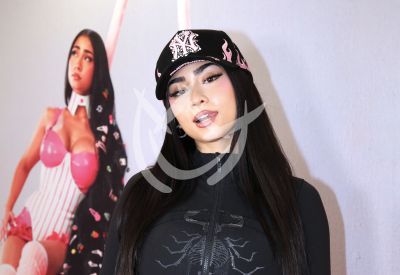 Paloma Mami con Código
