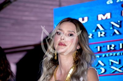 Marlene Favela con Madres