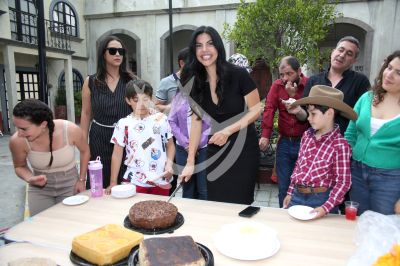 Africa Zavala celebra sus 40