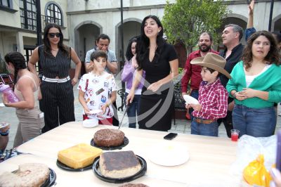 Africa Zavala celebra sus 40
