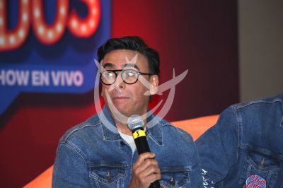 Adal Ramones está Enrollado con amigos