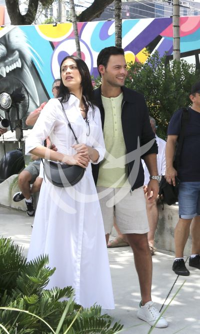 Bárbara López y Emmanuel Palomares en locación