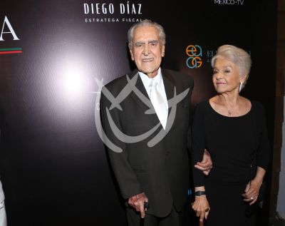 Don Eric del Castillo recibe homenaje