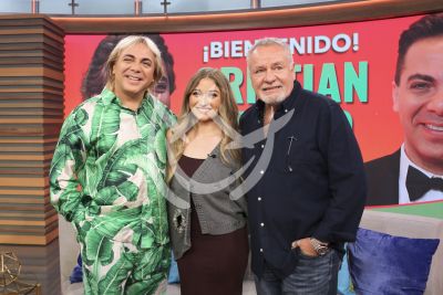 Cristian Castro con prima Fernanda y tío Güero