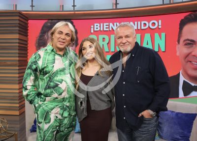 Cristian Castro con prima Fernanda y tío Güero