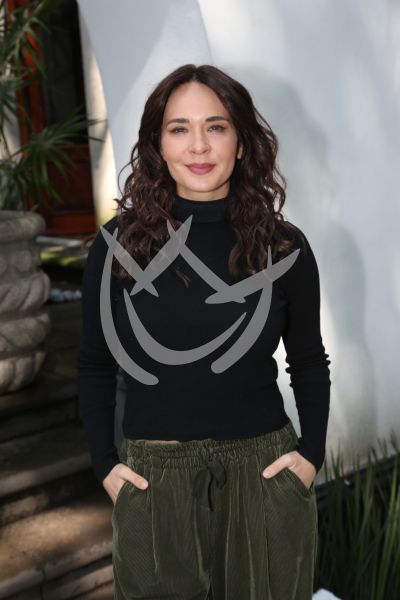 Adriana Louvier en Hermanas