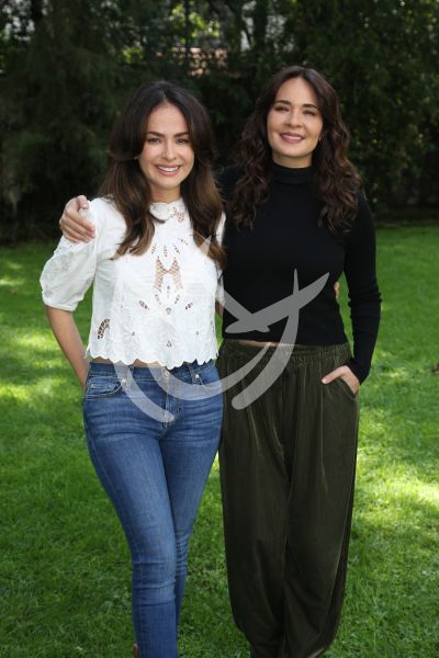 Adriana Louvier y Danna García en Hermanas