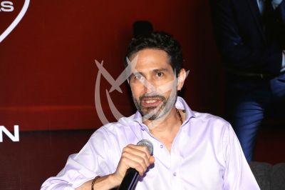 Benny quiere Nacer Una Vez Más