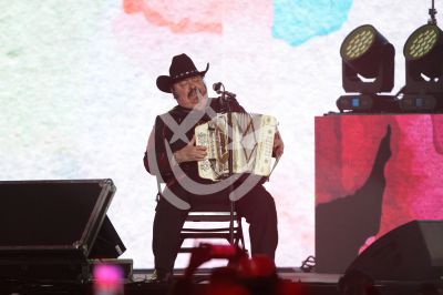Ramón Ayala celebra a Mx