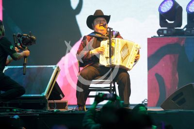 Ramón Ayala celebra a Mx