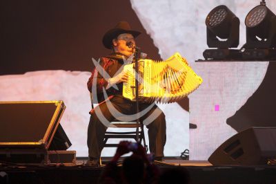 Ramón Ayala celebra a Mx