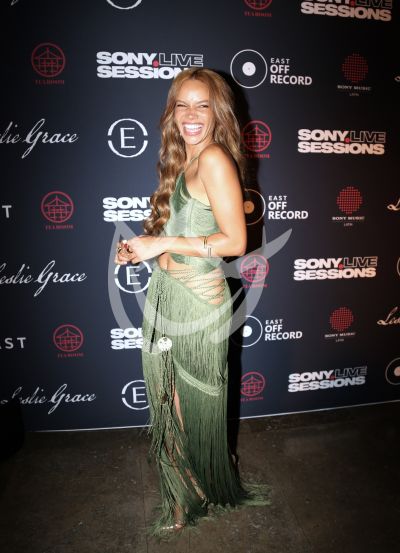 Leslie Grace canta Ayayay