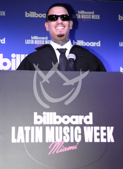 Bebeshito con Billboard