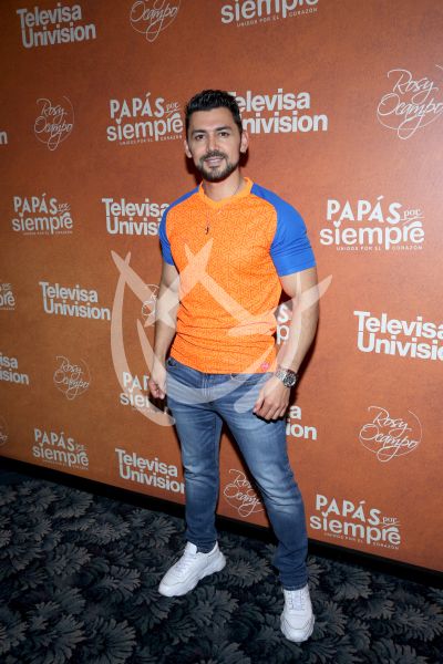 Miguel Martínez en Papás por Siempre