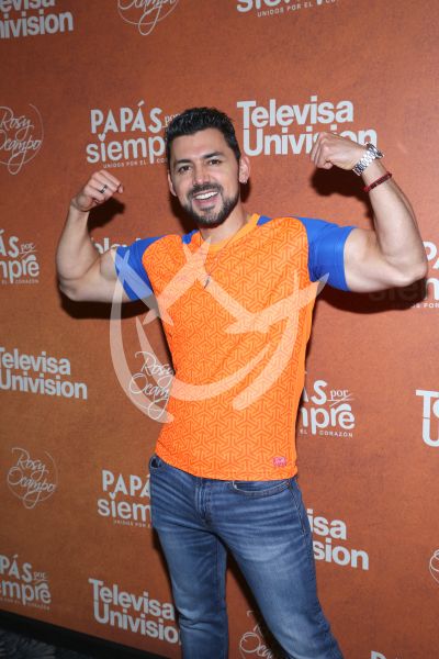 Miguel Martínez en Papás por Siempre