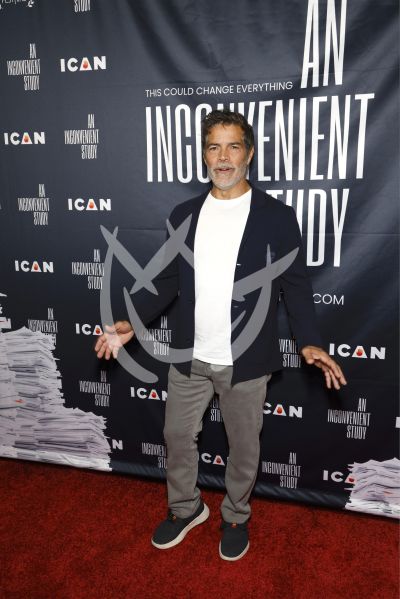 Esai Morales es Inconvenient