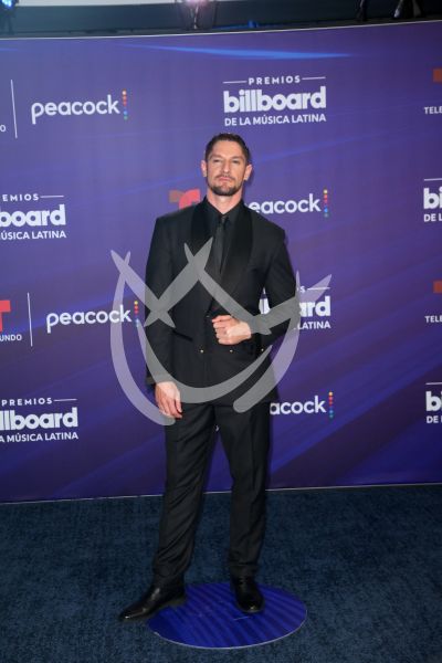 Paco Pizaña en Billboard Latino