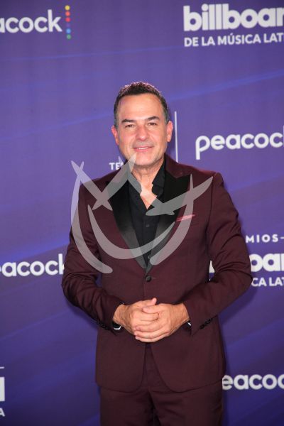 Carlos Calderón en Billboard Latino 