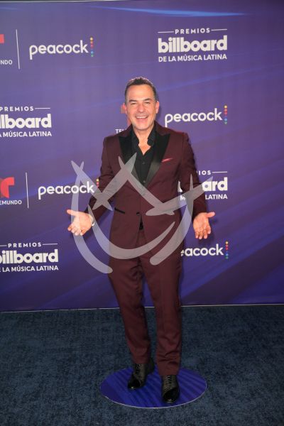 Carlos Calderón en Billboard Latino 