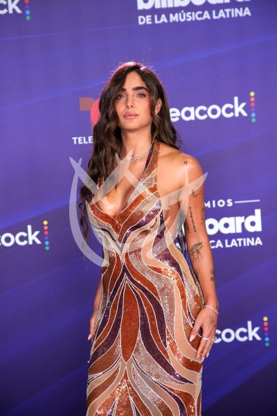 Isabella Ladera en Billboard Latino 