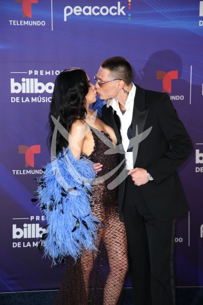 Peso Pluma y Kenia Os en Billboard Latino