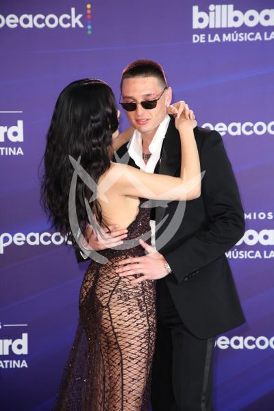 Peso Pluma y Kenia Os en Billboard Latino