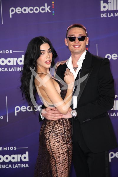 Peso Pluma y Kenia Os en Billboard Latino