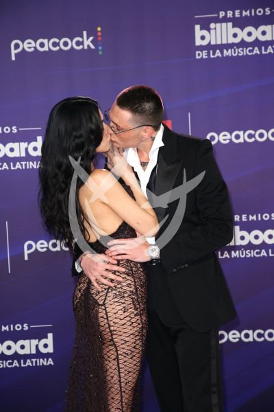 Peso Pluma y Kenia Os en Billboard Latino
