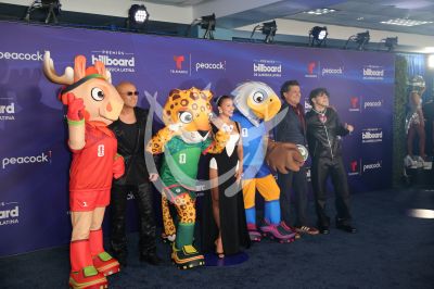 Wisin, Carlos, Emilia y Xavi en Billboard Latino
