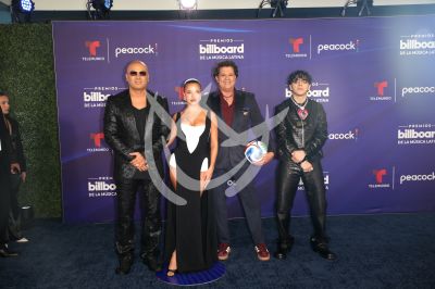 Wisin, Carlos, Emilia y Xavi en Billboard Latino