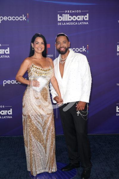Henry Santos y Giselle Méndez en Billboard Latino