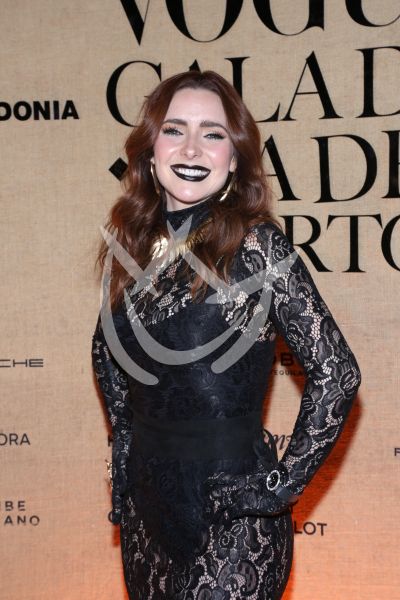 Ariadne Díaz de Gala con Muertos
