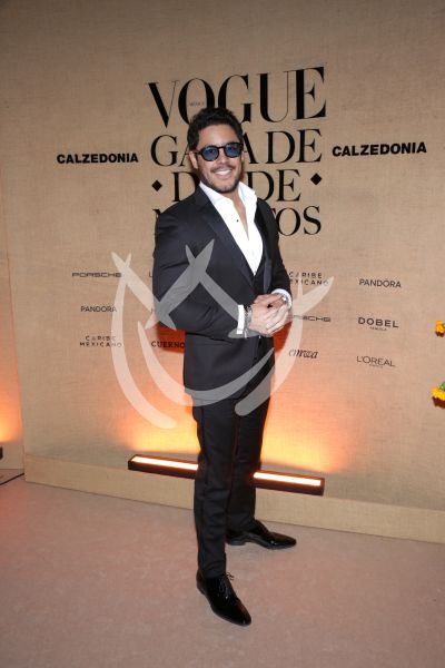 Eduardo Capetillo Jr de Gala con Muertos