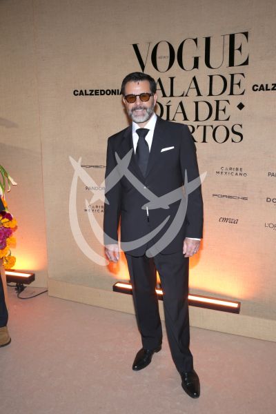 Eduardo Capetillo de Gala con Muertos