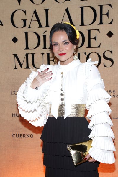 Laura Carmine de Gala con Muertos