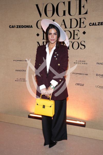 Bárbara de Regil de Gala con Muertos