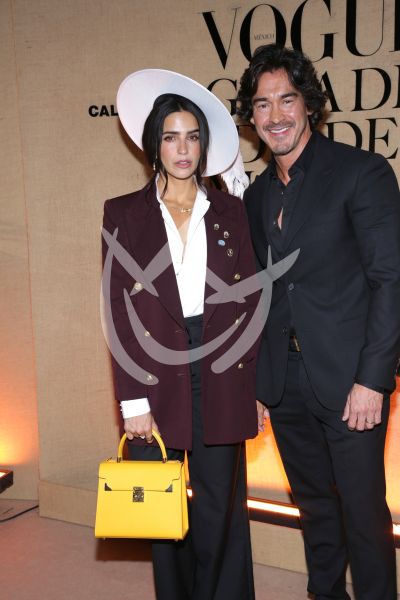 Bárbara de Regil de Gala con Muertos